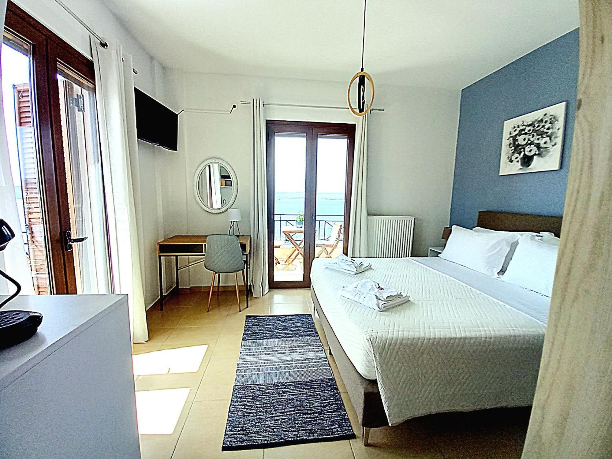 Bay Blue Apartment